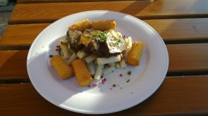 Geschmorte Rindsbäckchen mit Schwarzwurzeln